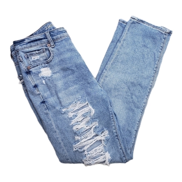 American Eagle Stretch Distressed Light Wash Mom Jeans Size 6 - Picture 1 of 13